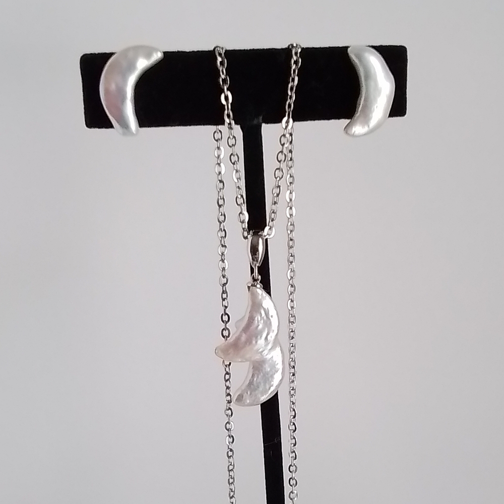 Freshwater Pearl Double Moon Pendant With Earrings